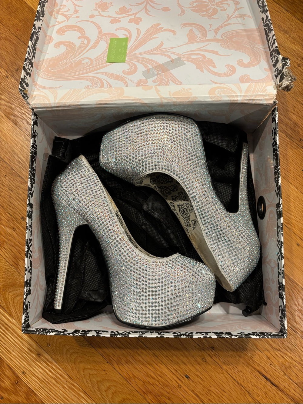 Bordello Teeze Iridescent Heels women’s sz 9